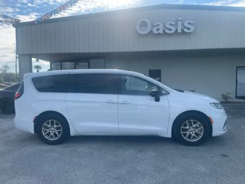 White 2024 Chrysler Pacifica Touring for sale in Palatka, FL