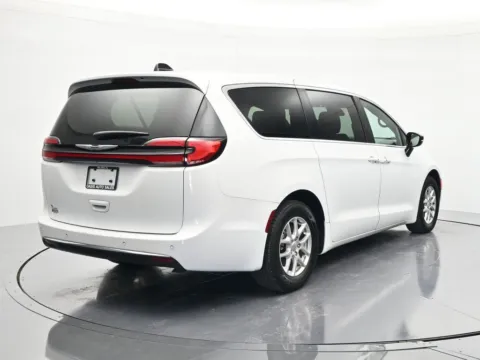 More photos of 2024 Chrysler Pacifica Touring at Oasis Auto Sales, FL