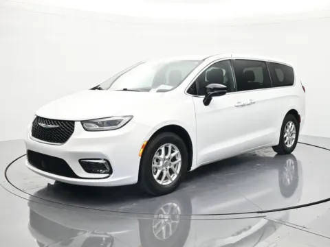 White 2024 Chrysler Pacifica Touring for sale in Palatka, FL