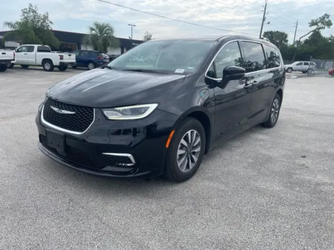 More photos of 2023 Chrysler Pacifica Hybrid Touring L at Oasis Auto Sales, FL