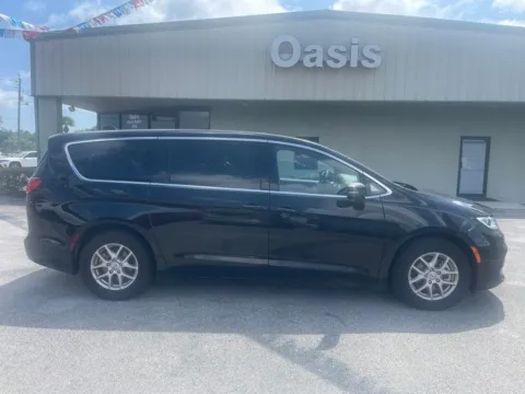Black 2025 Chrysler Pacifica Select for sale in Palatka, FL