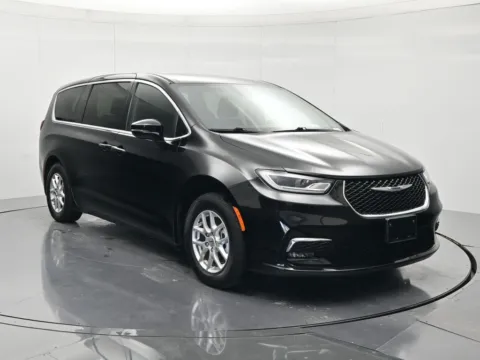 Another view of 2025 Chrysler Pacifica Select for sale in Palatka, FL at Oasis Auto Sales