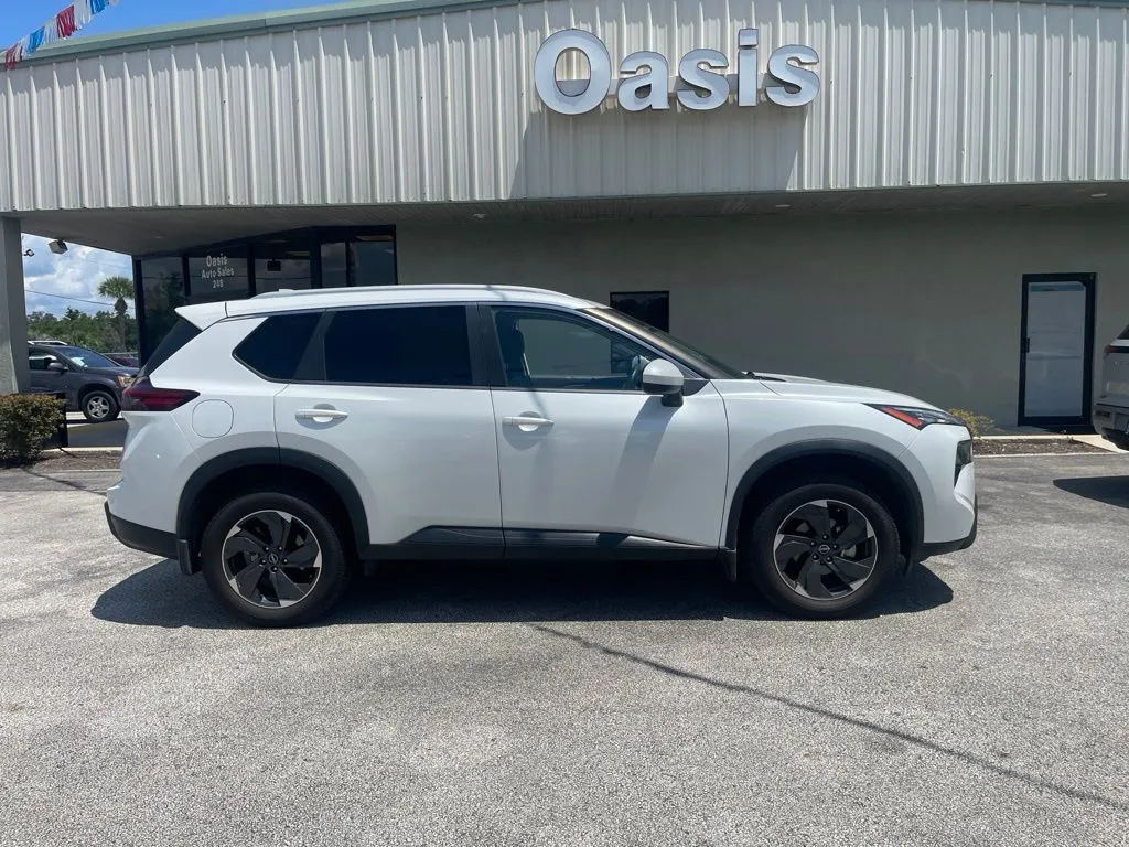 White 2024 Nissan Rogue SV for sale in Palatka, FL
