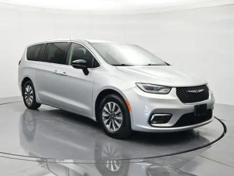 Another view of 2024 Chrysler Pacifica Hybrid Select for sale in Palatka, FL at Oasis Auto Sales
