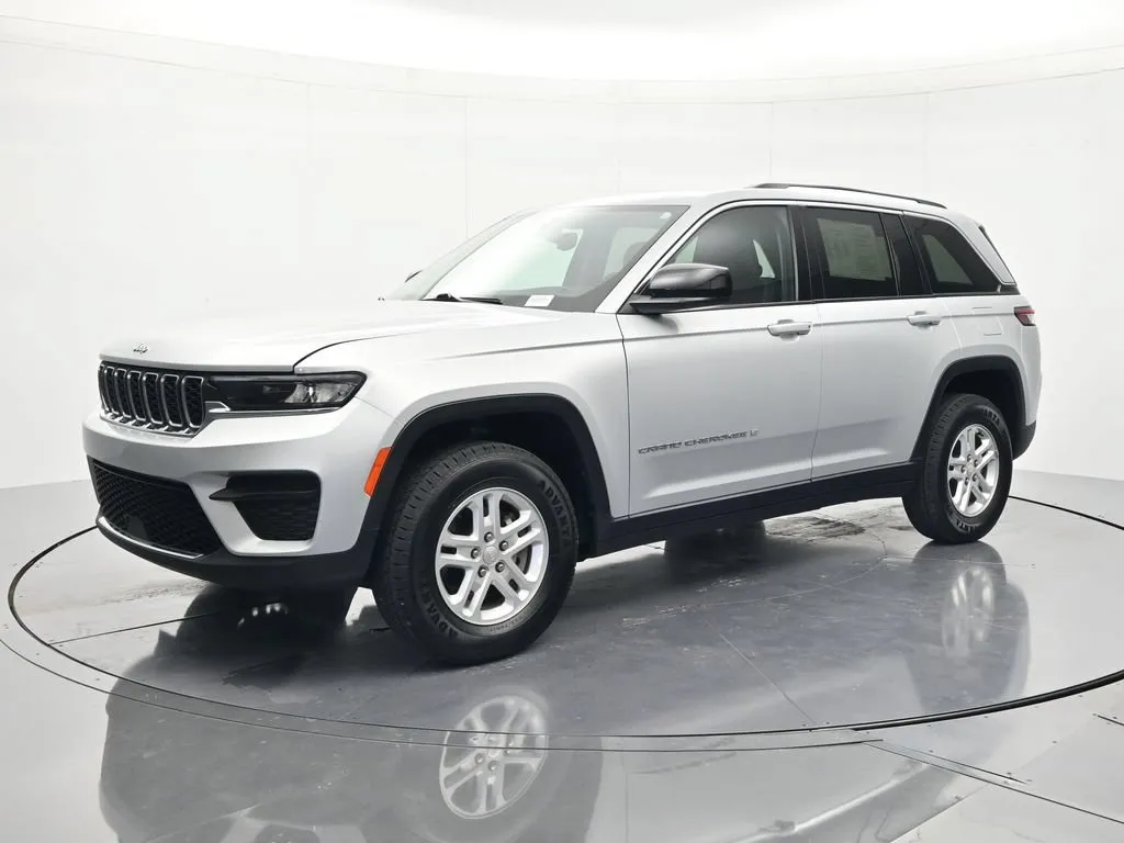 Silver 2023 Jeep Grand Cherokee Laredo for sale in Palatka, FL