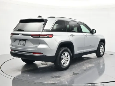More photos of 2023 Jeep Grand Cherokee Laredo at Oasis Auto Sales, FL