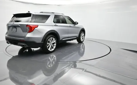 More photos of 2021 Ford Explorer Platinum at Oasis Auto Sales, FL