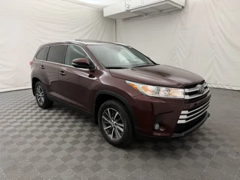 More photos of 2019 Toyota Highlander XLE at Autos of Chicago, IL