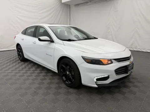 More photos of 2022 Chevrolet Malibu LT at Autos of Chicago, IL