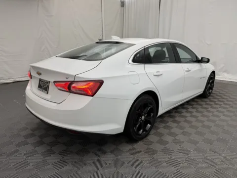 More photos of 2022 Chevrolet Malibu LT at Autos of Chicago, IL