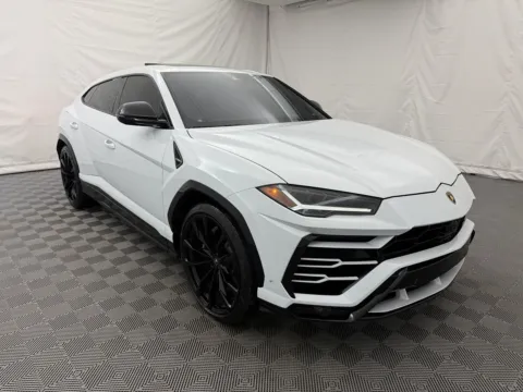 More photos of 2021 Lamborghini Urus Pearl Capsule at Autos of Chicago, IL