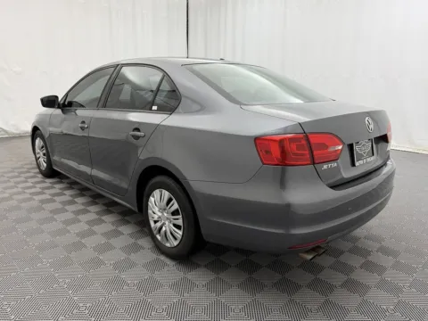 More photos of 2012 Volkswagen Jetta Sedan S at Autos of Chicago, IL