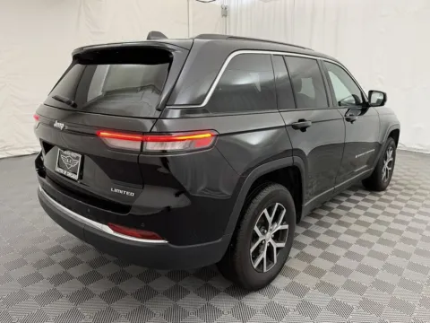 More photos of 2024 Jeep Grand Cherokee Limited at Autos of Chicago, IL