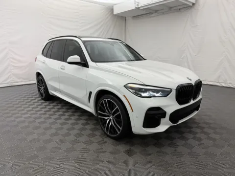 More photos of 2022 BMW X5 xDrive40i at Autos of Chicago, IL