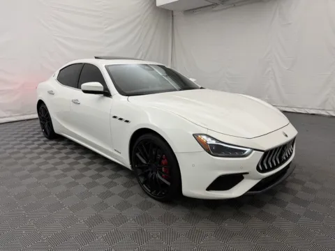 More photos of 2019 Maserati Ghibli S GranSport at Autos of Chicago, IL