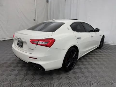 More photos of 2019 Maserati Ghibli S GranSport at Autos of Chicago, IL