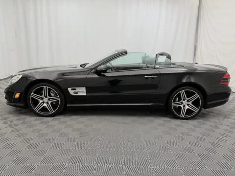 More photos of 2011 Mercedes-Benz SL-Class SL 63 AMG at Autos of Chicago, IL