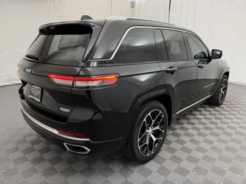 More photos of 2022 Jeep Grand Cherokee 4xe Summit Reserve at Autos of Chicago, IL