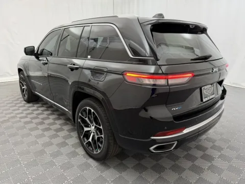 More photos of 2022 Jeep Grand Cherokee 4xe Summit Reserve at Autos of Chicago, IL