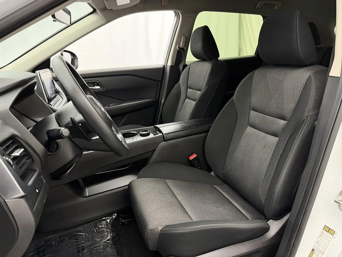 2024 Nissan Rogue SV - Photo 7