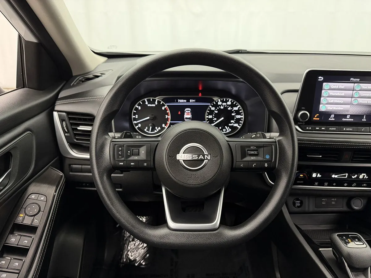 2024 Nissan Rogue SV - Photo 8