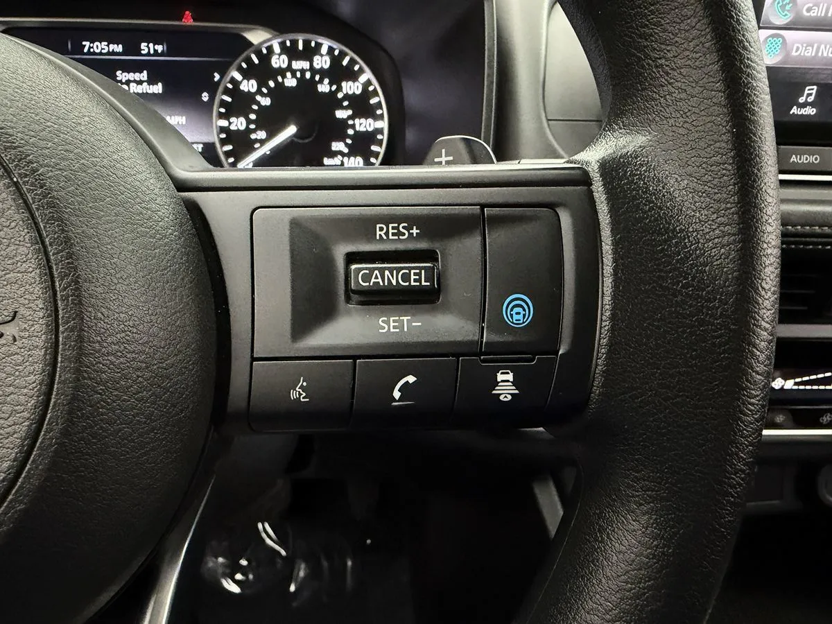 2024 Nissan Rogue SV - Photo 13