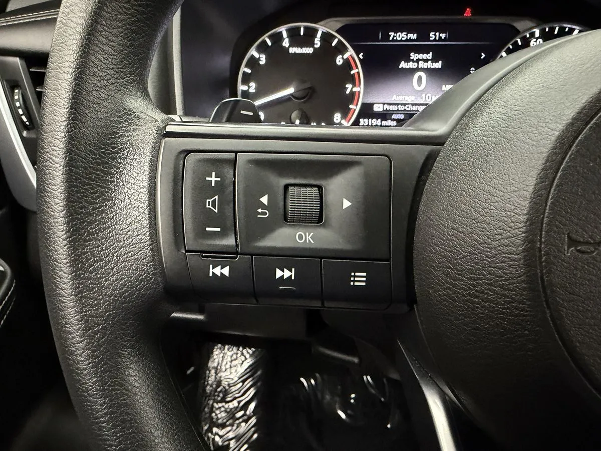 2024 Nissan Rogue SV - Photo 14