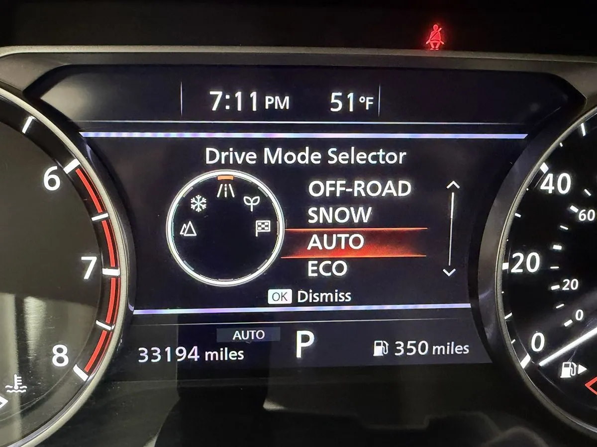 2024 Nissan Rogue SV - Photo 12