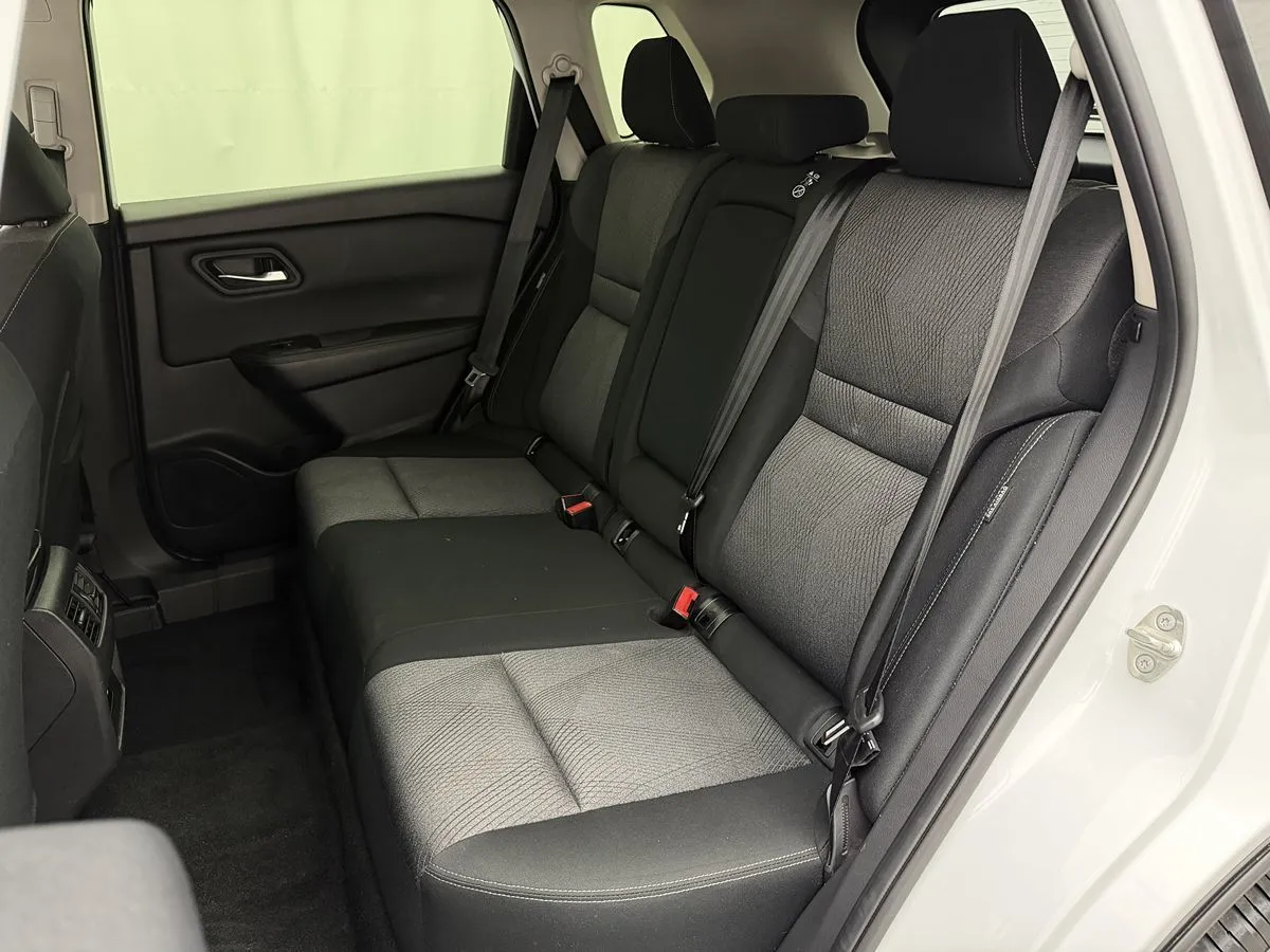 2024 Nissan Rogue SV - Photo 26