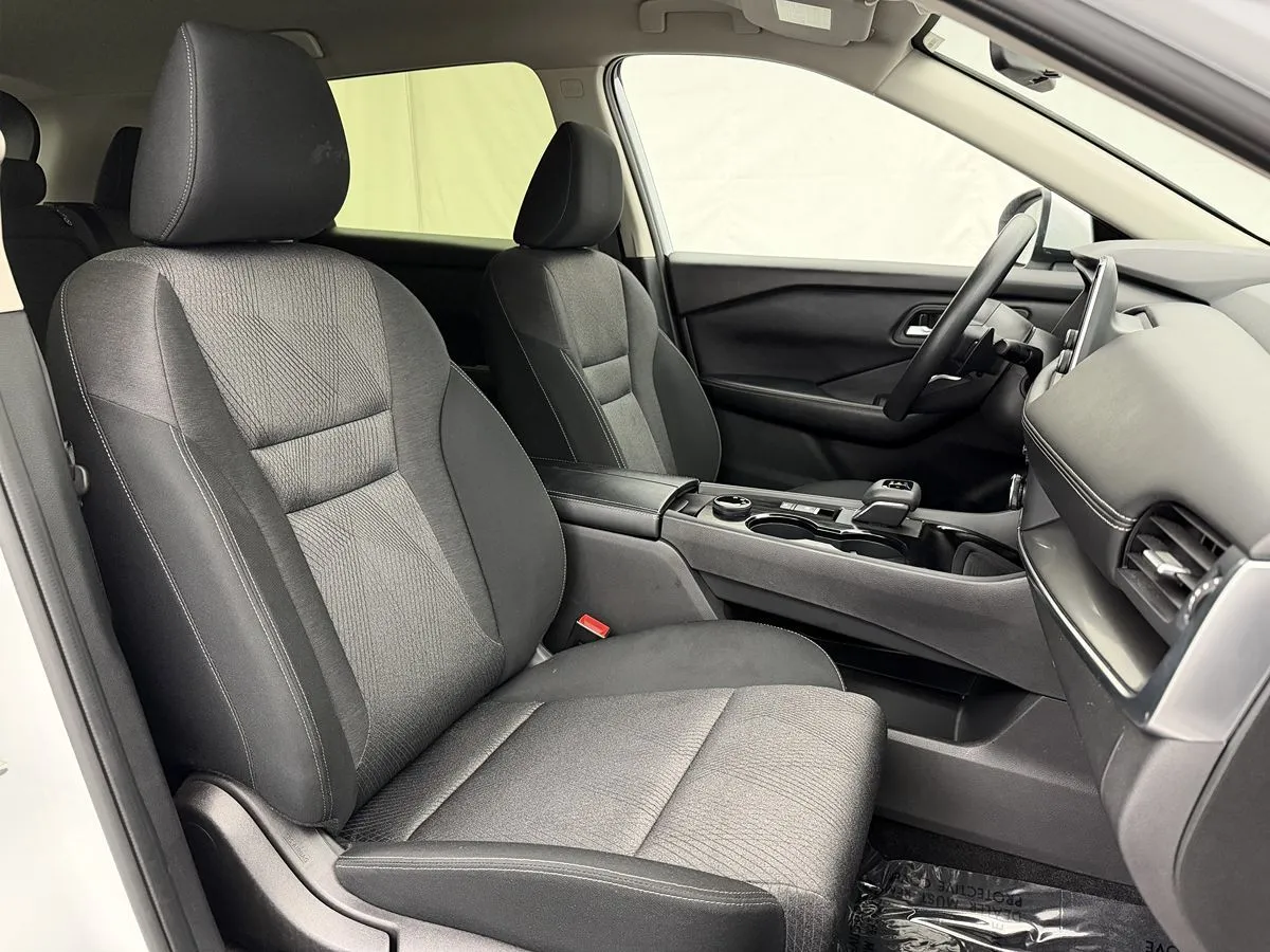 2024 Nissan Rogue SV - Photo 29