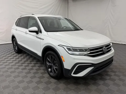Another view of 2023 Volkswagen Tiguan SE for sale in Arlington Heights, IL at Autos of Chicago