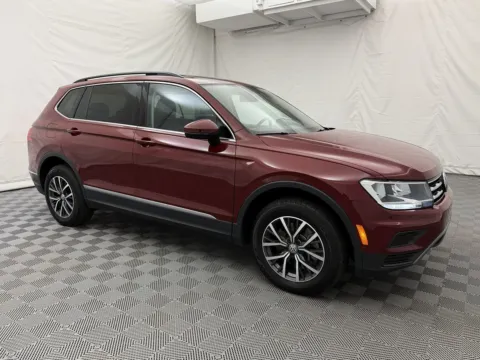 Another view of 2020 Volkswagen Tiguan SE for sale in Arlington Heights, IL at Autos of Chicago