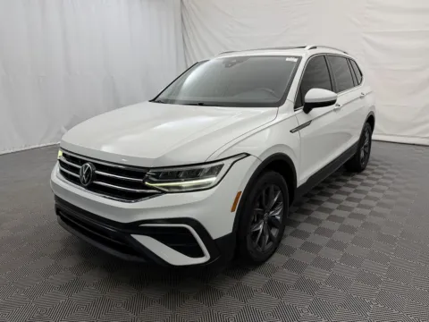 Photos of 2022 Volkswagen Tiguan SE for sale in Arlington Heights, IL at Autos of Chicago