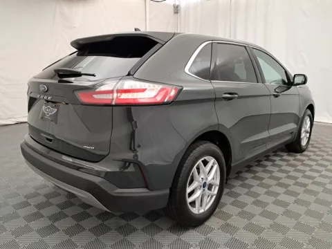 More photos of 2022 Ford Edge SEL at Autos of Chicago, IL