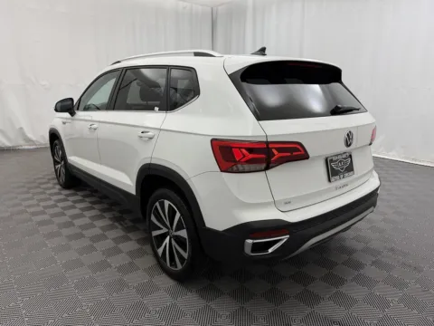 More photos of 2024 Volkswagen Taos SE at Autos of Chicago, IL