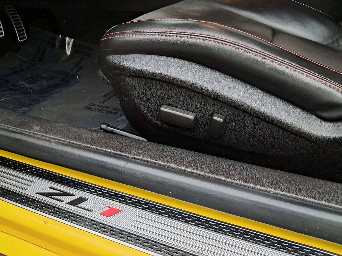 2013 Chevrolet Camaro ZL1 - Photo 12