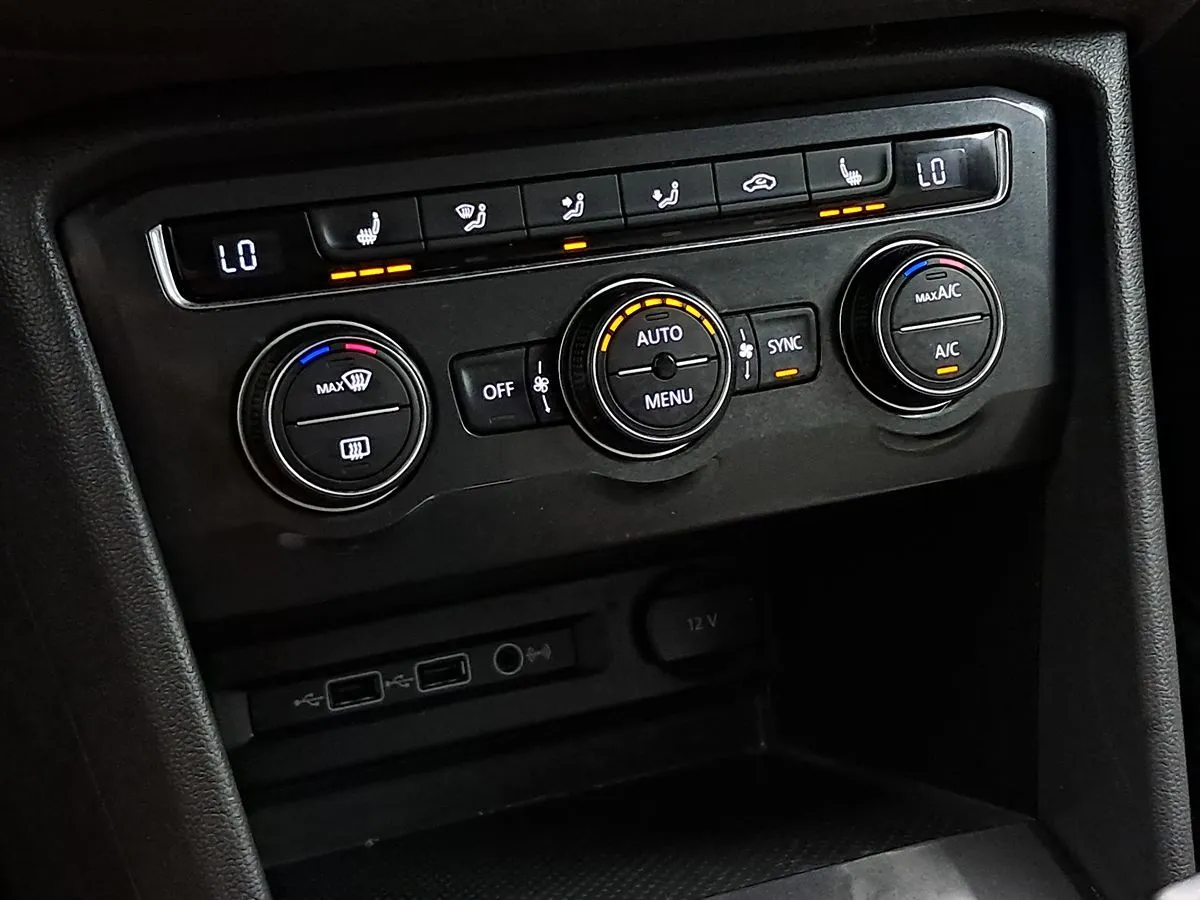 2018 Volkswagen Tiguan SEL - Photo 18