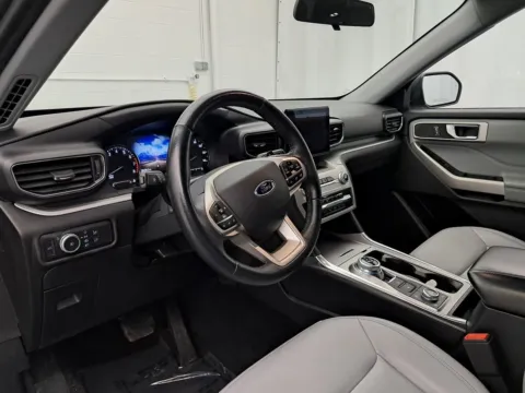 More photos of 2021 Ford Explorer XLT at Autos of Chicago, IL