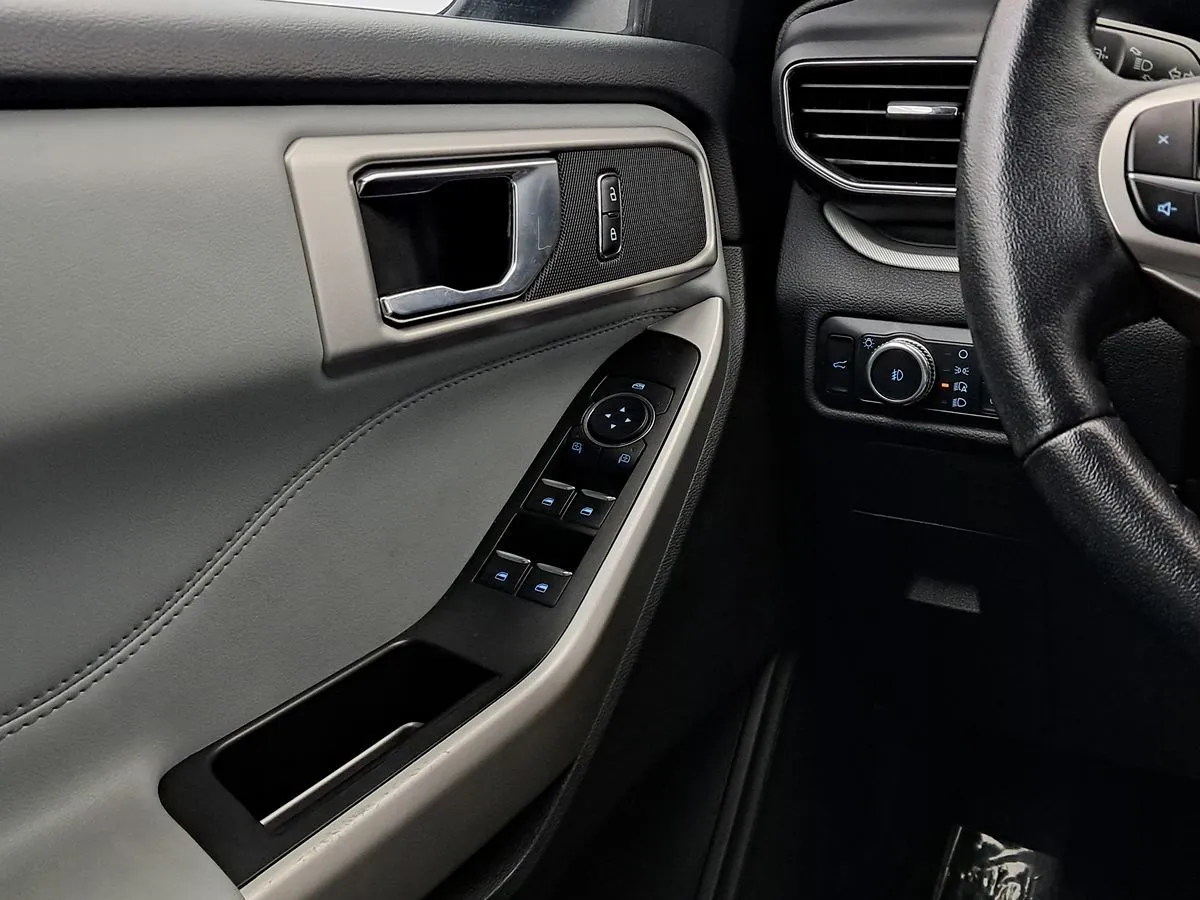 2021 Ford Explorer XLT - Photo 9