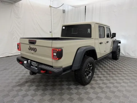 More photos of 2022 Jeep Gladiator Rubicon at Autos of Chicago, IL