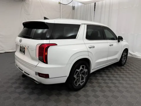 More photos of 2021 Hyundai Palisade Calligraphy at Autos of Chicago, IL