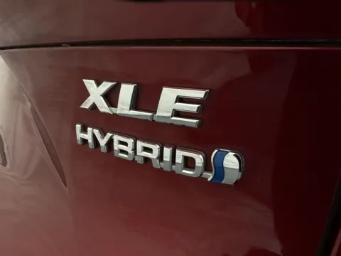 More photos of 2021 Toyota Venza XLE at Autos of Chicago, IL
