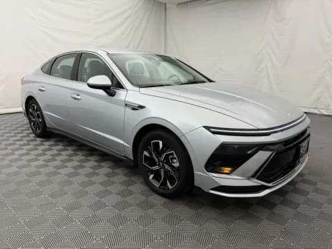 Photos of 2025 Hyundai Sonata SEL for sale in Arlington Heights, IL at Autos of Chicago