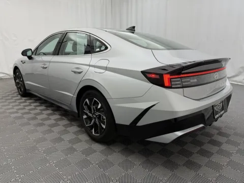More photos of 2025 Hyundai Sonata SEL at Autos of Chicago, IL