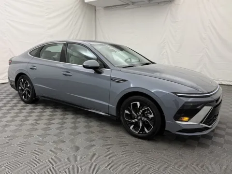More photos of 2025 Hyundai Sonata SEL at Autos of Chicago, IL