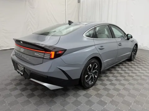 More photos of 2025 Hyundai Sonata SEL at Autos of Chicago, IL