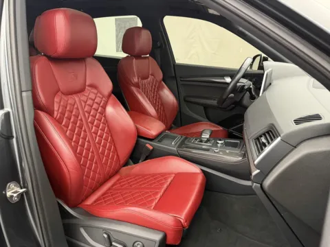 More photos of 2018 Audi SQ5 Prestige at Autos of Chicago, IL