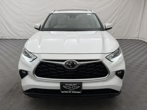 Another view of 2022 Toyota Highlander Limited for sale in Arlington Heights, IL at Autos of Chicago