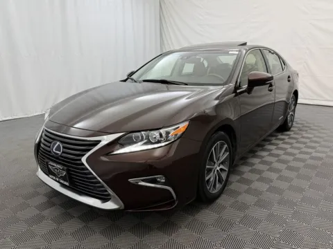 Photos of 2018 Lexus ES 300h for sale in Arlington Heights, IL at Autos of Chicago