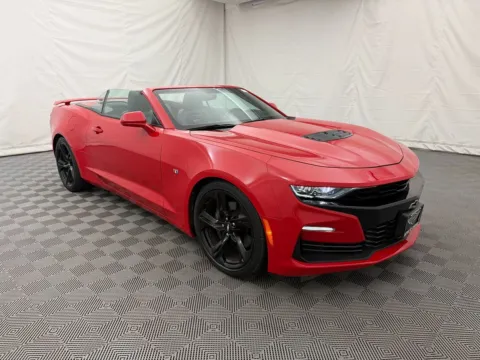 More photos of 2019 Chevrolet Camaro 2SS at Autos of Chicago, IL